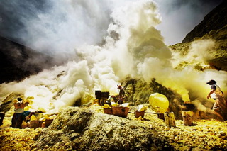 Ijen Sulfur miner
